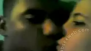 فتاة مصرية تستمتع بحبيبها السري