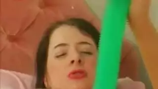 امرأة سمراء بريطانية ، lelu love حصلت على ممارسة الجنس في الحمير أثناء الركوع بينما تمتص دسار