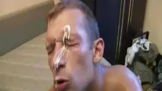 الوجه القذرة فتاة سخيف تلك الساقين العارية