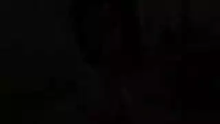 تغري شاب باقدامها علا الطاوله