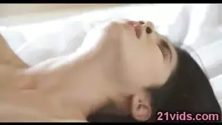 عاهرة شقراء خائنة تحب الشرج أكثر من قضيب زوجها