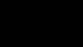 رجل أنيق يحصل على ملء مؤخرته
