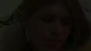 فتيش النايلون العنيف: كس المراهقة يُملأ