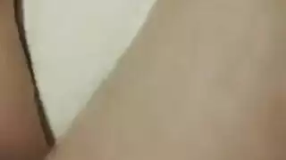 فتاة يابانية مشاغبة تبلع السائل المنوي بعد نيك مهبلي مكثف