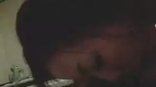 لقاء فندقي: فتاة نحيلة تُنكح بقوة من قبل عشيقها السري