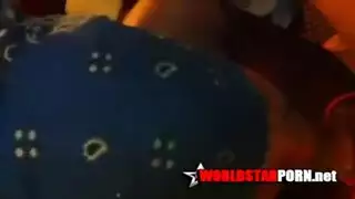 مباشرة بعد أن كانت على ركبتيها للحصول على قضيبه ، حصلت كاسي جوردان على الكثير من نائب الرئيس