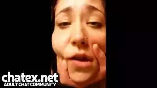 فتيان متحمسون يخضعون لجنس صريح وعنيف