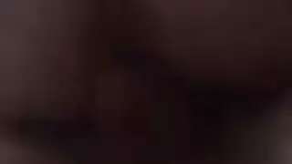 شرقية ماهرة تمص القضيب بعمق وتتلقى وجهها بالقضيب