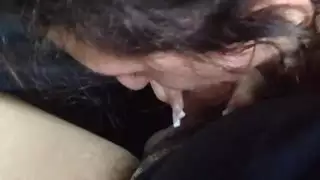 بيمبو جيرسي تمص وتختنق بقضيب ضخم بورن عنيف