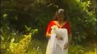 رجل محظوظ يخترق مهبل ناميثا الضيق الرطب