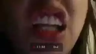 مراهقة شقراء هاوية تتوق لتصوير مشاهدها الإباحية