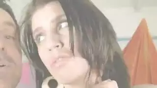 ينكها ويجبرها علا أن تجلب له ينت اختها