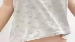 فتاة عربية سمراء ممتلئة الجسم في مقطع إباحي فردي مثير