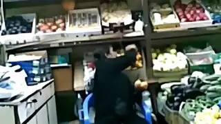 مشيخة مغرية تهيمن بقصة حلق عميقة