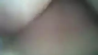 عاهرة عربية تُمارس الجنس بقوة في مشهد إباحي