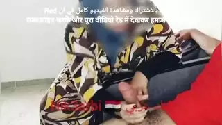 فيلم بورنو في عيادة الأسنان: مريضة محجبة تجعل القضيب ينبض