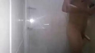 فريق أم وابنة يمارسان الجنس معي بقوة بعد الحفلة