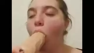 فرج أليسا سيمبسون المراهق يُضرب وهي ترتدي نظاراتها