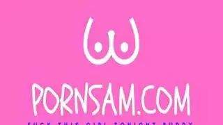 مراهقة نحيفة ذات أرجل طويلة تتعرض لضرب مؤخرتها الضيقة بقوة