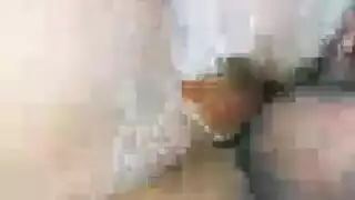 مداعبة فرجية وحب ذاتي بجانب الماء