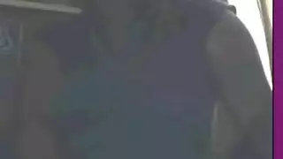 ظهور إباحية خارجي: عاهرة مراهقة تظهر حفرها في المركز التجاري