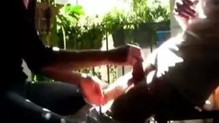 إباحية في يوم العمل: المدير يقبض على سحاقيات في سلالم