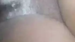 جماع جماعي عرقي مختلط: ثلاث نساء يتشاركن قضيبًا أسودًا كبيرًا