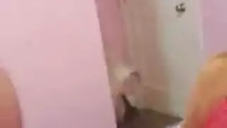 لحس كس مبلل بهزازة قوية