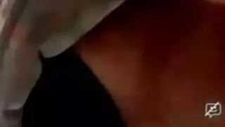 فرج وردي مفتوح على مصراعيه في وضعية كلب قاسية