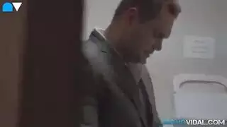 ناتشو فيدال ينتهي بالقذف داخل سائق الليمو