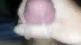 بصق الحملة يتحول إلى حلق عميق لقضيب نائب الرئيس الضخم