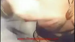 ساتيفا روز تتعرى في زي صوفي وتقوم بتصوير إباحي قوي