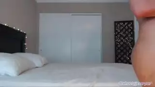 فتاه تتعرى أمام الويب كام وابوها ينيكها