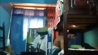 تلصص عليها وهجم بسرعة وشق ثيابها وناكها بوحشية بالضرب