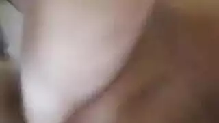 صديقة حميمة تعطي جنس فموي مكثف