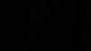 جميلة سمراء غريبة تستمتع بقذف على الوجه ولعب البول وابتلاع المني