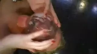 امراة كبيرة نار وقذف على وجهها ممحونة