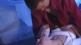 مشهد جنسي لثدي طبيعي كبير