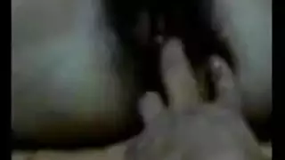 مراهقة صغيرة تنيك رجلًا ناضجًا في مشهد صريح