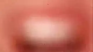 نساء ساخنات يستكشفن أجساد بعضهن