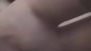 مشهد وضعية الكلب العدوانية لرجل عجوز