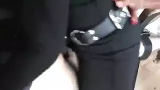 مشهد إباحي غير طوعي يضم شخصية أمومية ومشاهد