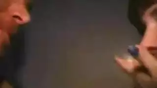 فتاة خليجية تتعرض لعنف جنسي صريح