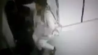 رغبة محرمة: شغف أنثى ناضجة مع ذكر أصغر