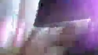 جنس عام خطير في مصعد معطل