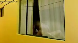 جنس علني في المتجر: فيلم بورنو جامح في غرفة القياس