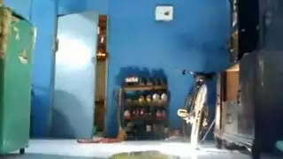 تنيك صاحبنا السيس بزب مطاطي
