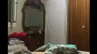 انتقام الديوث: الزوج العربي يوجه زوجته في اختراق مزدوج