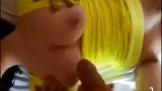 جنس عنيف في وضعية الفارسة المعكوسة مع ميلف مؤخرة كبيرة تأخذ زبًا