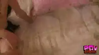 قذف شرجي إكس إكس إكس في طيز بيضاء حليبية مثالية
